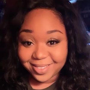 Meet your Posher, Angelisha